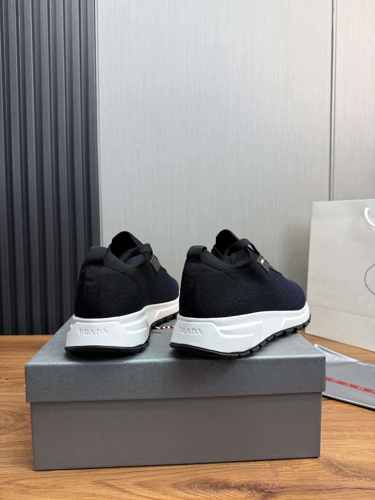 Men's shoes 💰500💰 [PRADA] Men's shoes are popular in the counter, official website is synchronized, 1 high-quality shipment ✔️Original fly-woven cowhide + cowhide lining, original original bottom, 38-45 (45 customized, non-refundable)